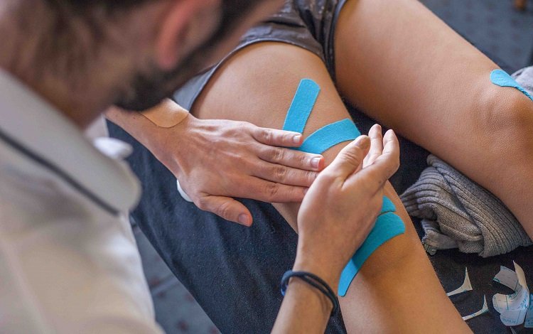 Kinesio taping vs anti-inflamatórios não esteróides na tendino-bursite da pata de ganso