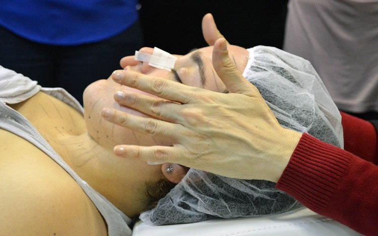 Fisioterapia Dermatofuncional: Lifting Facial